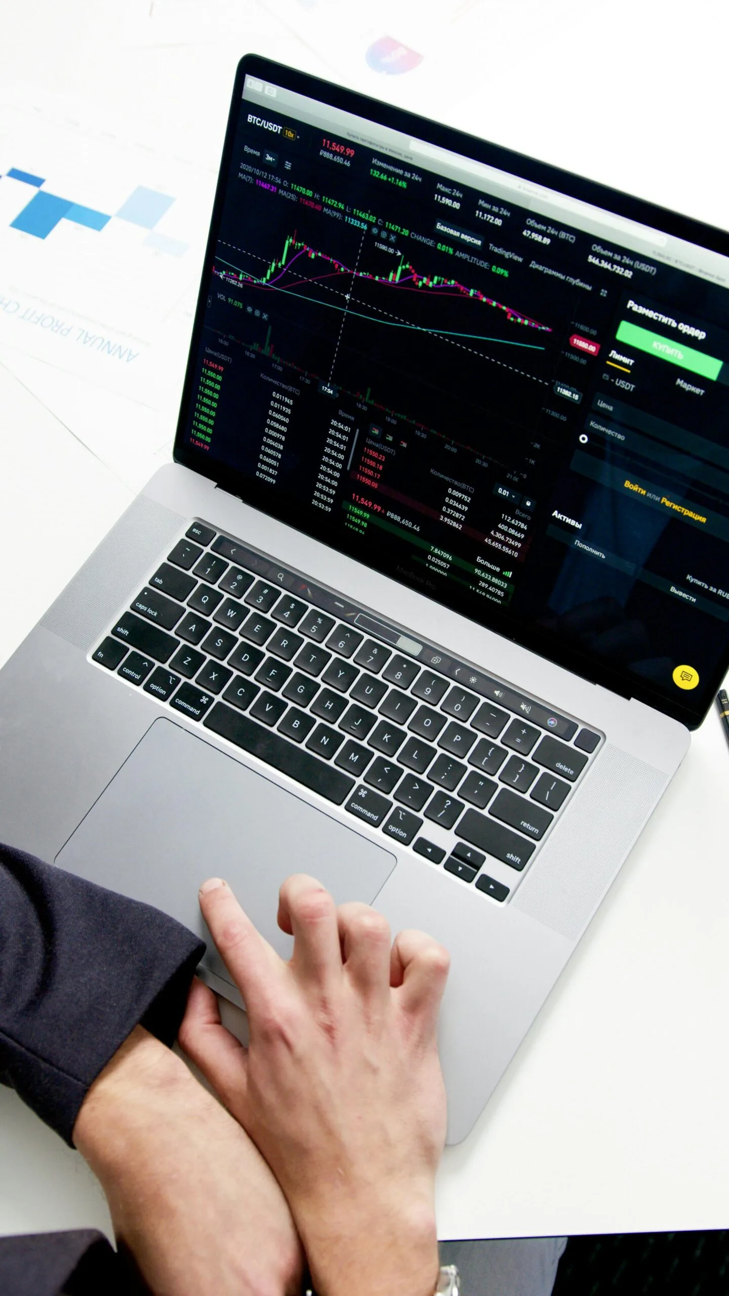 Bitcoin Dominates Market: Can Altcoins Have a Comeback in 2025?